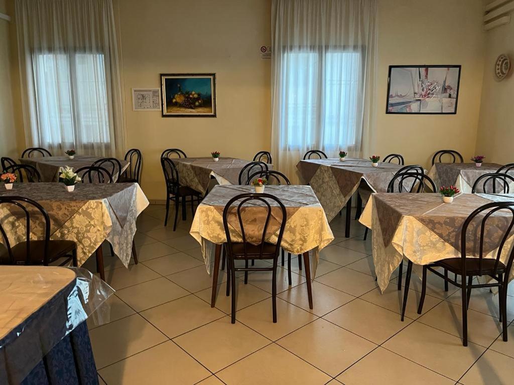 Hotel Vienna Rivazzurra Rimini Luaran gambar