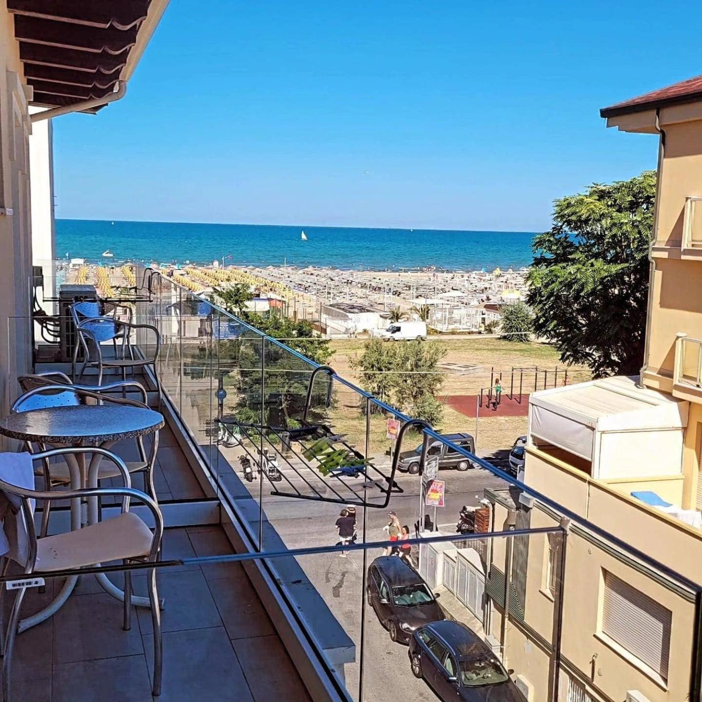 Hotel Vienna Rivazzurra Rimini Luaran gambar